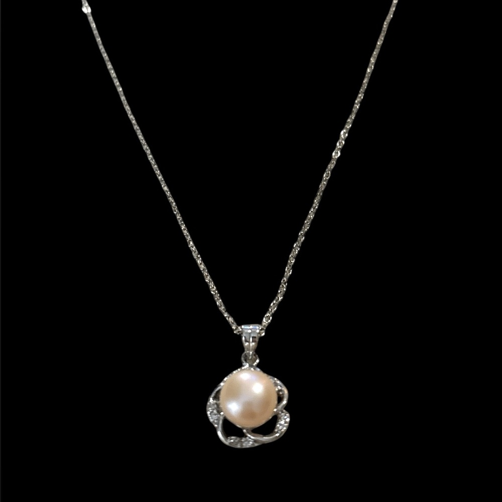 Vintage silver pendant with genuine large pearl & necklace